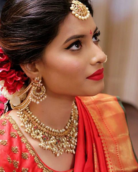 Pin by Monika on hairdo | Hair ornaments wedding, Hair style on saree,  Saree hairstyles