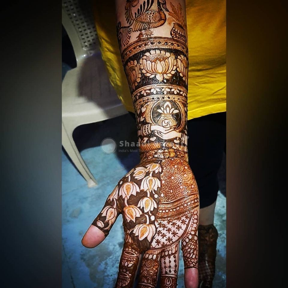 Where can I book Mehendi service at home in Bangalore? - Quora