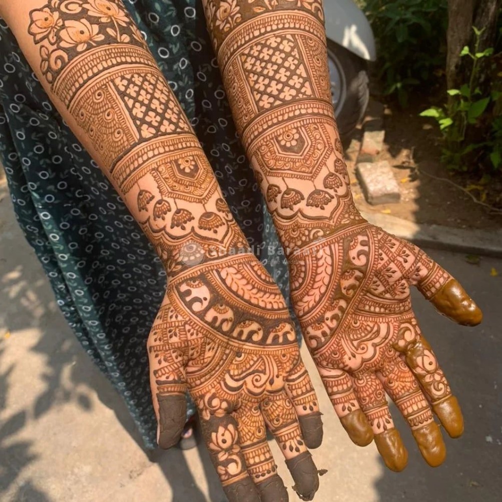 Dhanlakshmi - Price & Reviews | Bridal Mehndi Artist in chennai - Tamil Nadu